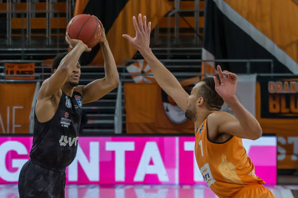 联赛中站稳 联赛中站稳