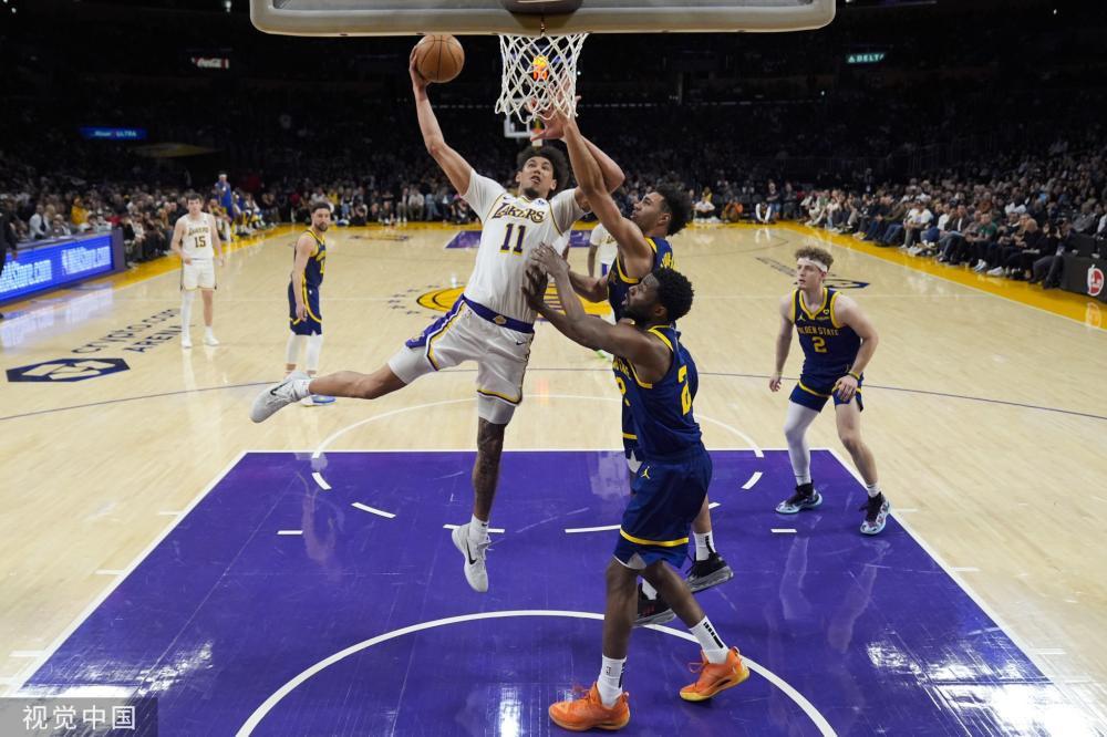 自赛场的荣 自赛场的荣